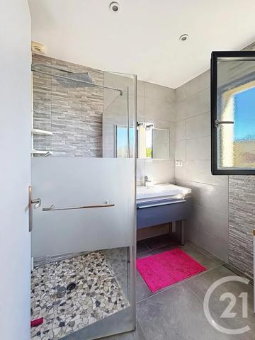 Maison à vendre  5 pièces - 150 m 2   RIOM  - 63