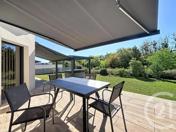Maison à vendre  5 pièces - 150 m 2   RIOM  - 63