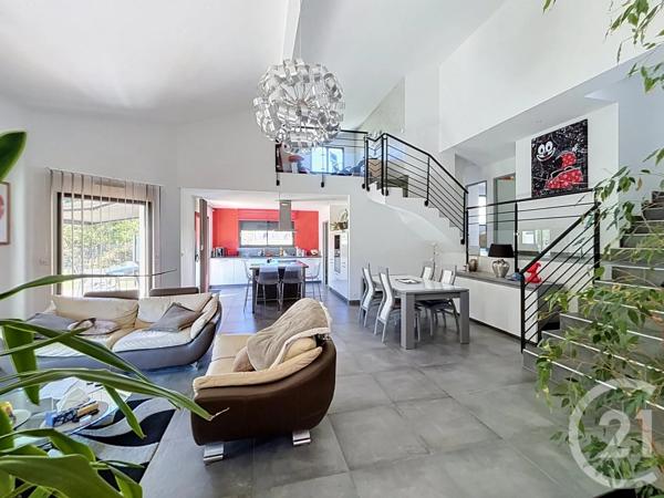 Maison à vendre  5 pièces - 150 m 2   RIOM  - 63