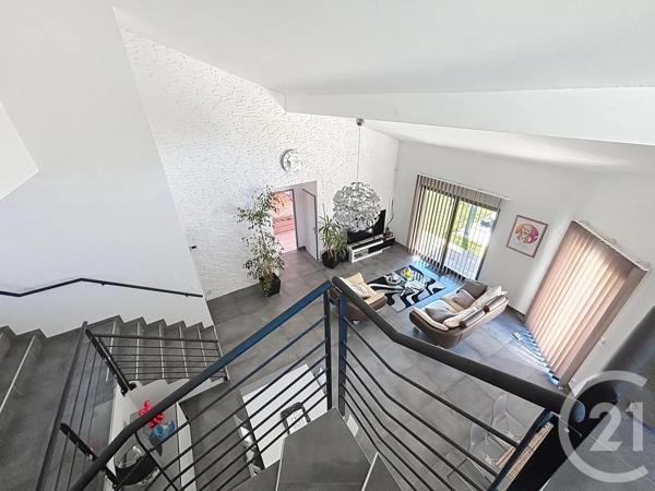 Maison à vendre  5 pièces - 150 m 2   RIOM  - 63