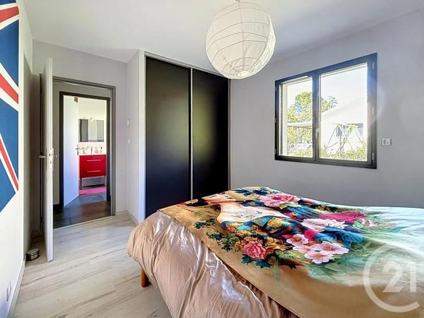 Maison à vendre  5 pièces - 150 m 2   RIOM  - 63