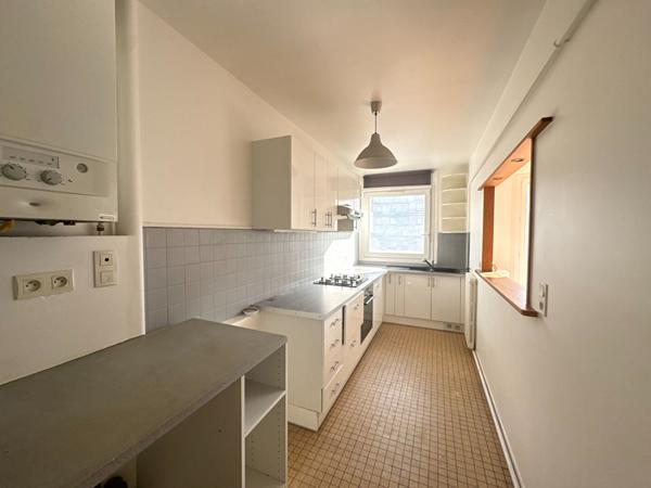 Trois pièces de 68m² avec balcons parking Rigollots