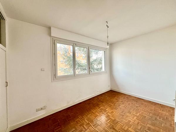 Trois pièces de 68m² avec balcons parking Rigollots