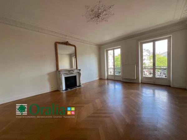 Appartement · Location Paris (75010) 4 pièces · 143m²
