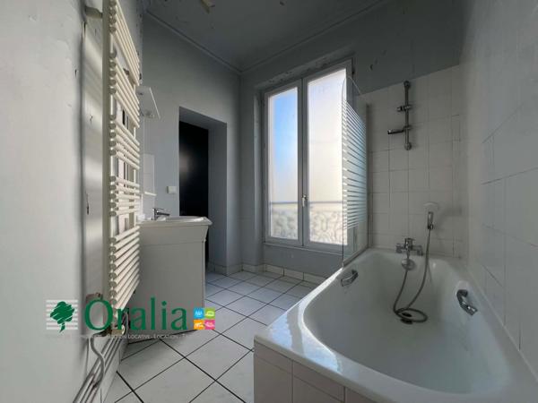 Appartement · Location Paris (75010) 4 pièces · 143m²