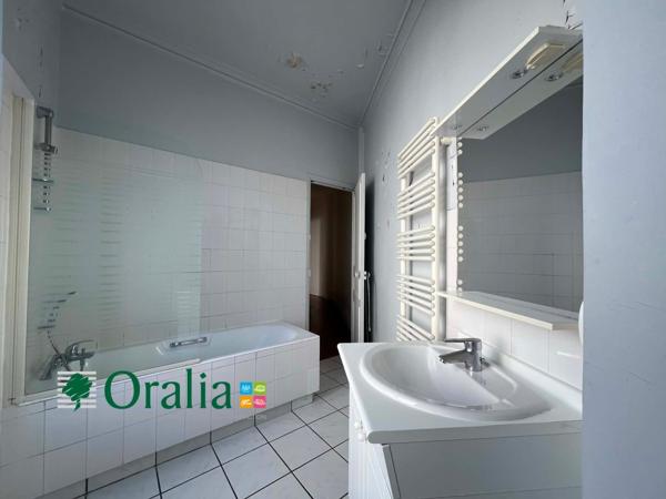 Appartement · Location Paris (75010) 4 pièces · 143m²