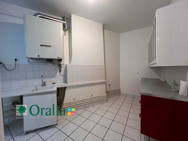 Appartement · Location Paris (75010) 4 pièces · 143m²