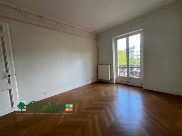 Appartement · Location Paris (75010) 4 pièces · 143m²