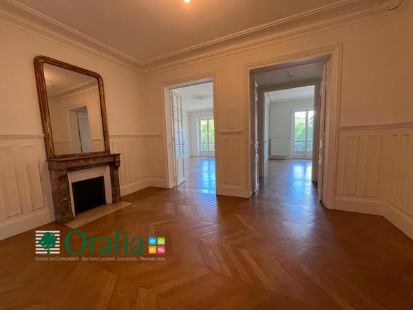 Appartement · Location Paris (75010) 4 pièces · 143m²