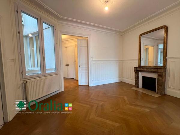Appartement · Location Paris (75010) 4 pièces · 143m²