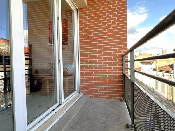 Vente                                                      Appartement
                        
                     3 pièces                      52 m2                     à Albi