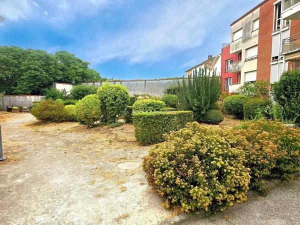 Vente                                                      Appartement
                        
                     3 pièces                      52 m2                     à Albi