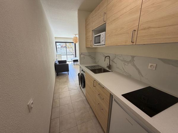A louer appartement T1 meublé avec place de parking et balcon Angers secteur Lafayette