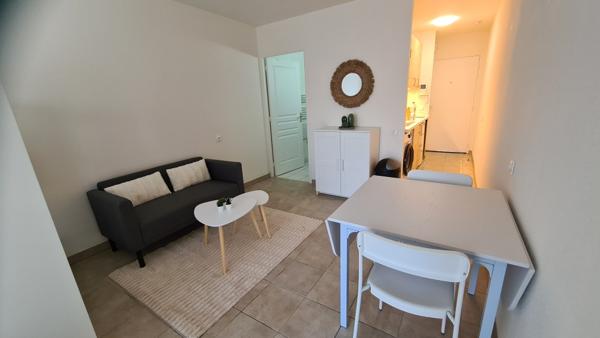 A louer appartement T1 meublé avec place de parking et balcon Angers secteur Lafayette