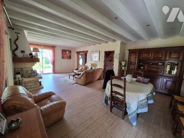SAINT JULIEN DE CONELLES dans un quartier résidentiel maison 4 chambres