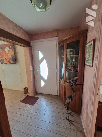 SAINT JULIEN DE CONELLES dans un quartier résidentiel maison 4 chambres