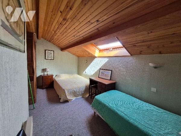 SAINT JULIEN DE CONELLES dans un quartier résidentiel maison 4 chambres