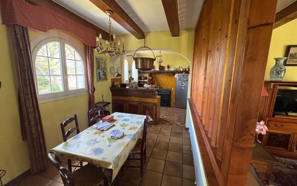 Maison à vendre    6 pièces •  Alès