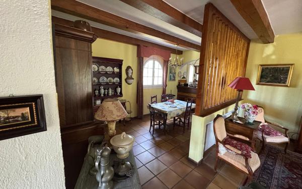 Maison à vendre    6 pièces •  Alès