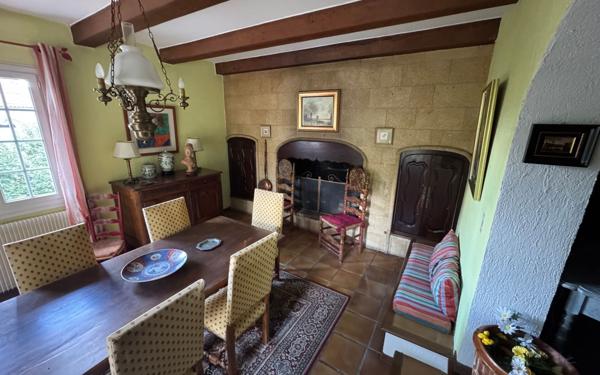 Maison à vendre    6 pièces •  Alès