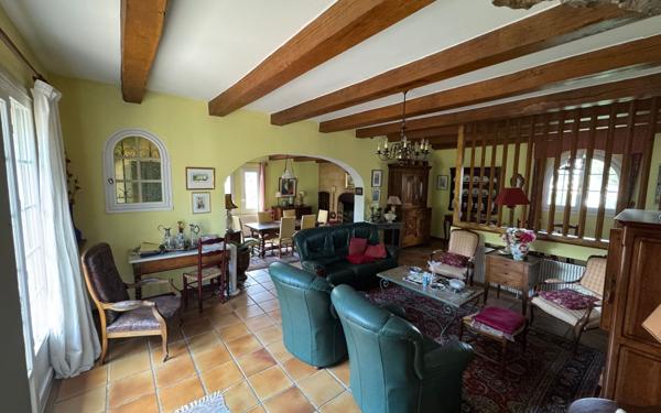 Maison à vendre    6 pièces •  Alès