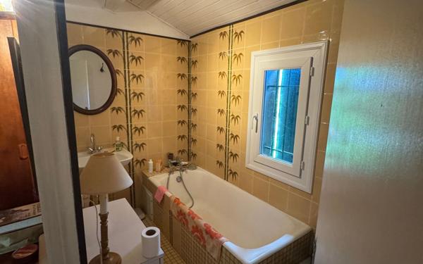 Maison à vendre    6 pièces •  Alès