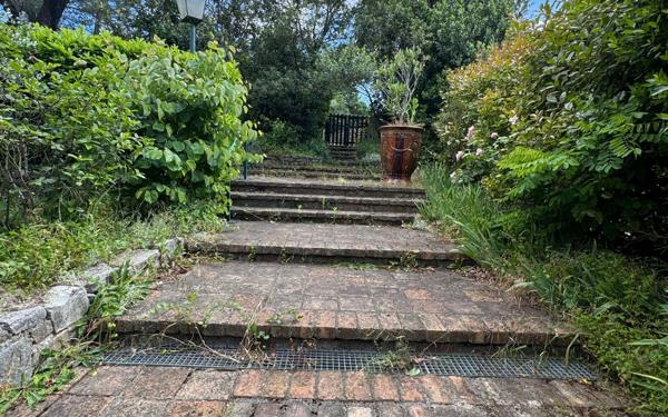 Maison à vendre    6 pièces •  Alès