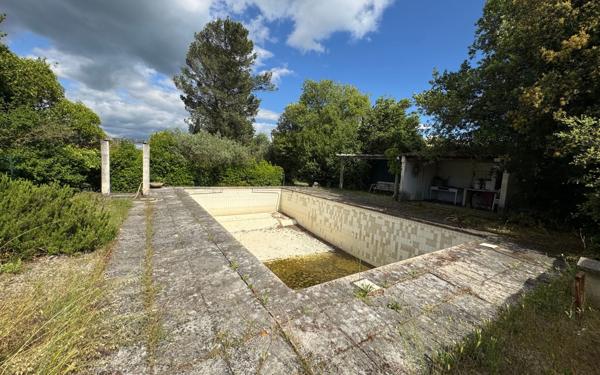 Maison à vendre    6 pièces •  Alès