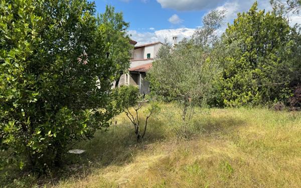 Maison à vendre    6 pièces •  Alès