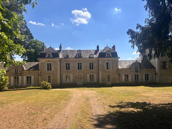 Château à vendre à Yvré-l'Évêque dans la Sarthe (72530), ref : LMY/SA