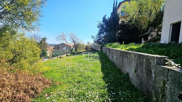 Appartement 4 pièces à vendre à Vence - Centre-ville, à rénover