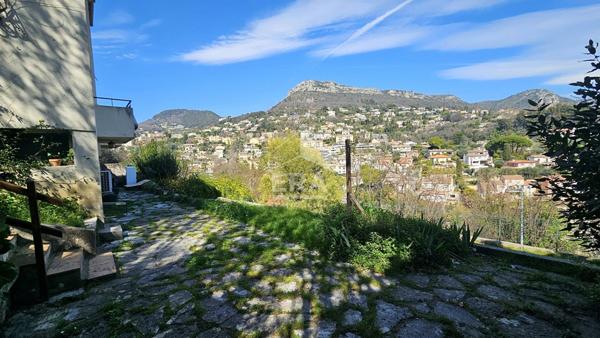 Appartement 4 pièces à vendre à Vence - Centre-ville, à rénover