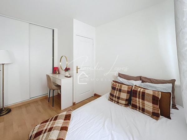 2 PIECES AVEC PARKING