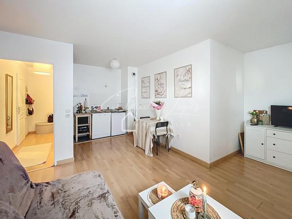 2 PIECES AVEC PARKING