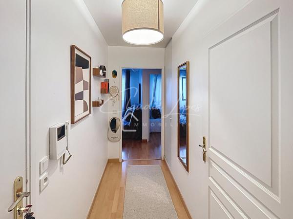 2 PIECES AVEC PARKING