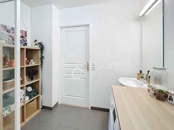 2 PIECES AVEC PARKING