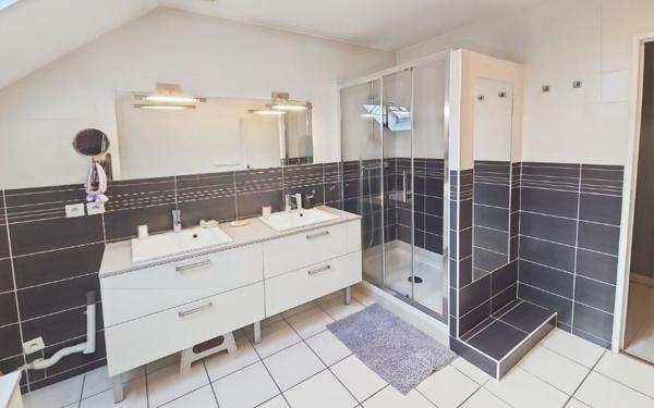 Maison à vendre    4 pièces •  Saran