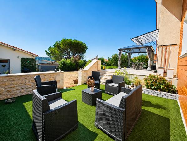 QUARTIER ST CYBARD : Maison 3 chbs avec jardin