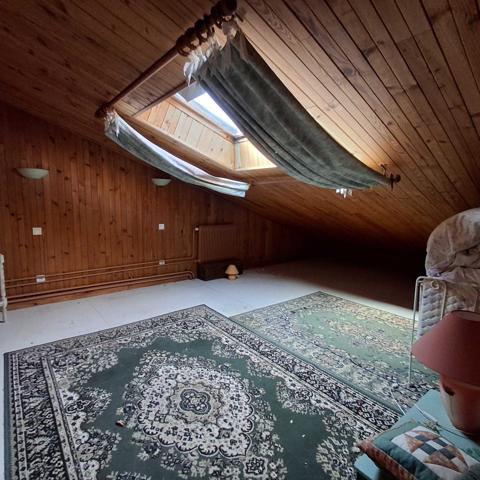 MAISON FAMILIALE PROCHE DE CHASSENEUIL - 197 m2 -