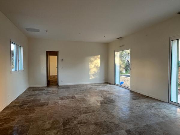 Maison à louer de type 6 pièces avec jardin et piscine à Marseille quartier Saint Barnabé (13012)