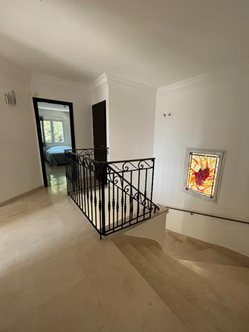 A louer à Marseille 13012 - Maison de grand standing avec jardin, piscine et garage