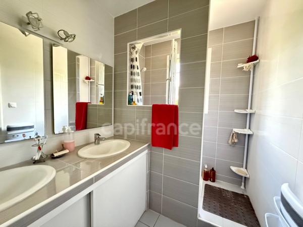 Maison à vendre 6 pièces LOURMARIN (84) 122m2 terrain 854 m2 garage 30 m2