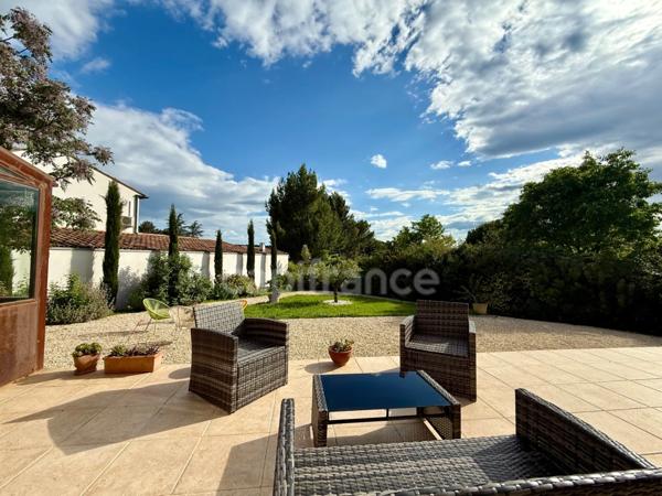 Maison à vendre 6 pièces LOURMARIN (84) 122m2 terrain 854 m2 garage 30 m2