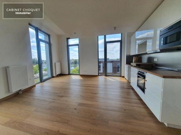 F3 BIS AVEC PARKING ET ROOFTOP A LOUER - LILLE LOMME - 78.5 m 2 - 1 317 € charges comprises par mois