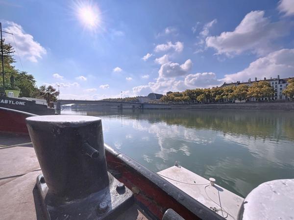 Péniche à rénover – 160m² sur le quai de Serbie, Lyon 6ème