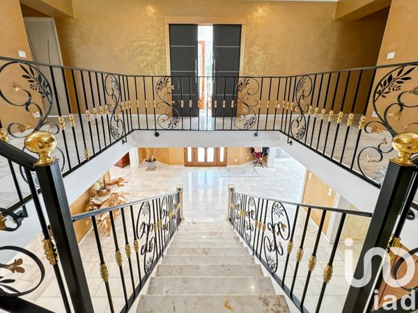 Maison d’architecte 5 pièces de 213 m² à Laval (53000)