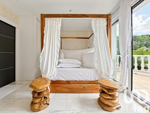 Maison d’architecte 5 pièces de 213 m² à Laval (53000)