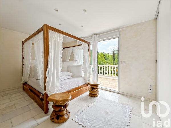 Maison d’architecte 5 pièces de 213 m² à Laval (53000)