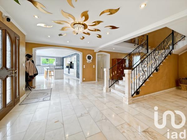 Maison d’architecte 5 pièces de 213 m² à Laval (53000)