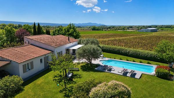 Vente                                                      Villa
                        
                     5 pièces                      135 m2                     à Pourrières